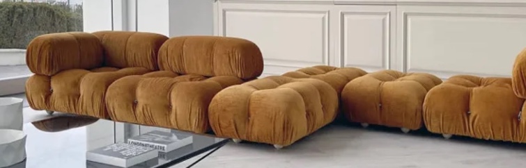 Canapé modulaire B&B Italia en velours cognac avec modules et pouf